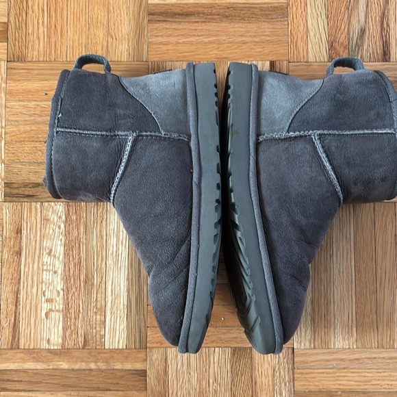 Grey Uggs size 8 - Picture 7 of 10